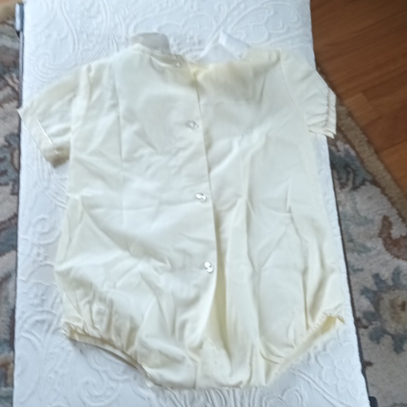 Vintage Infant Yellow pleat front Onesie with collar - Picture 4 of 5
